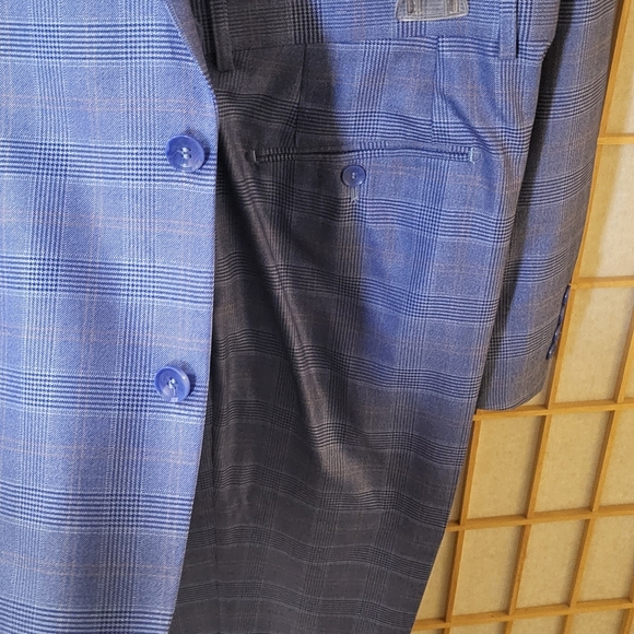 Mens 3 piece Blue Suit - Picture 3 of 7
